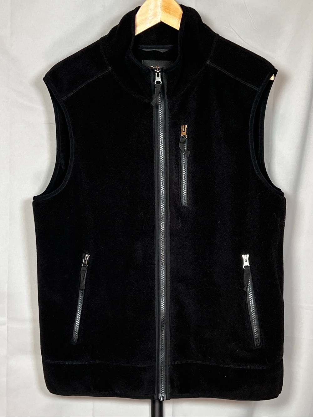 Quince men’s Polar Fleece Full-Zip Vest
